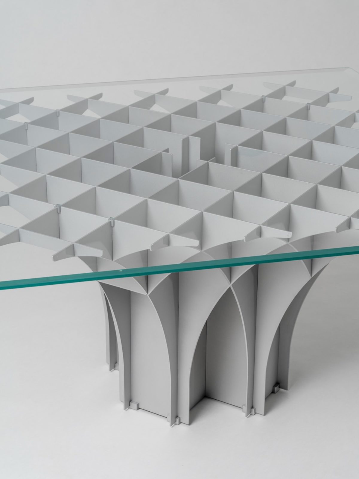 Paulin, Paulin, Paulin table Cathédrale